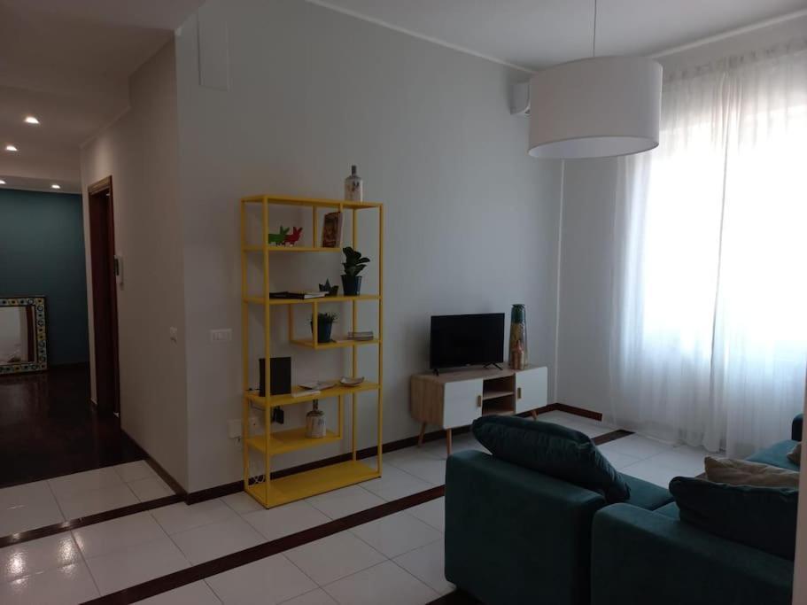 Giulia Town House Tra Citta E Mare Apartment Salerno Exterior photo
